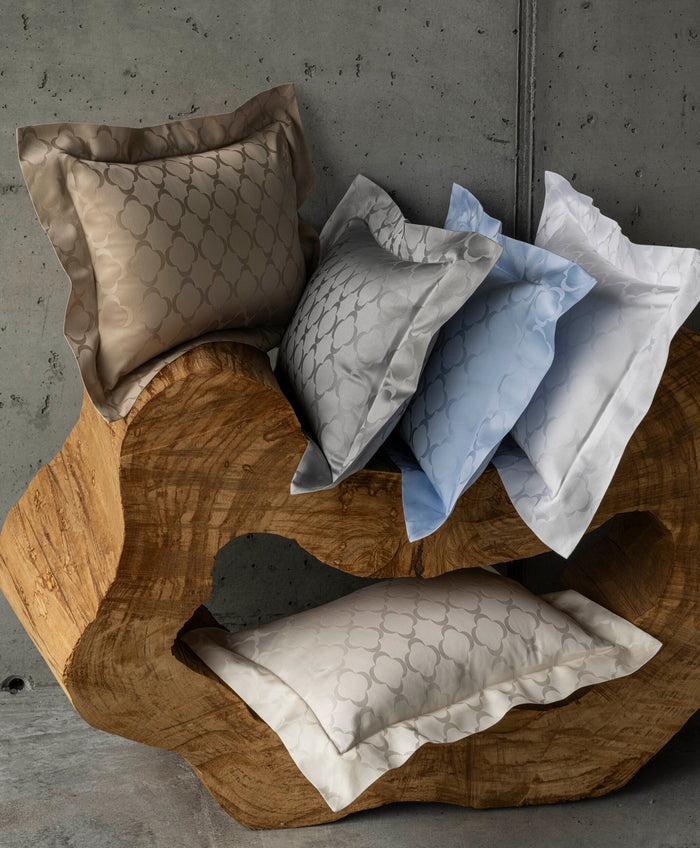 Photo of the Lua | Pillowcase ensemble.
