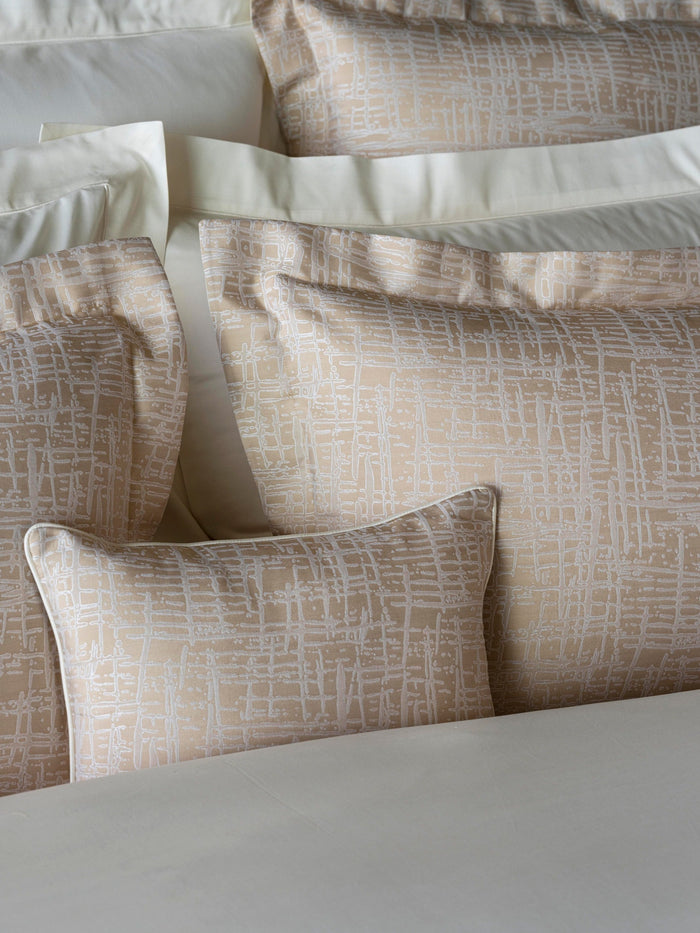 Photo of the Partition | Pillowcase ensemble.