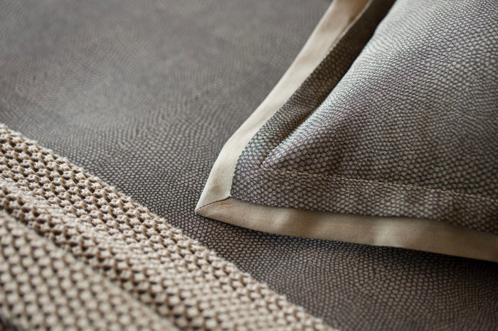Photo of the Kroco | Euro Sham ensemble.