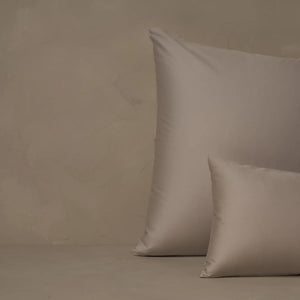 Photo of the Retiring Classic Sateen | Decorative Case ensemble.