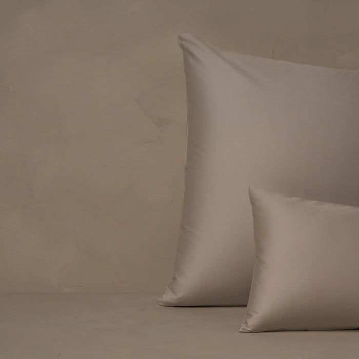 Photo of the Retiring Classic Sateen | Decorative Case ensemble.