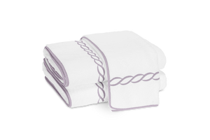 Photo of the Classic Chain | Bath Sheet ensemble.