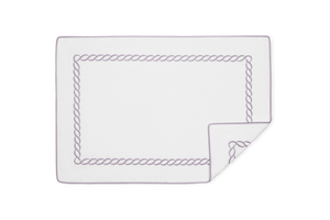 Photo of the Classic Chain | Tub Mat ensemble.