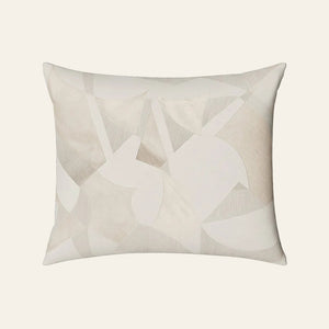 Photo of the Clio | Pillow ensemble.