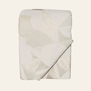 Photo of the Clio | Throw ensemble.