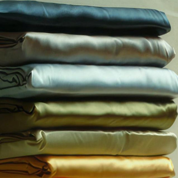 Photo of the Classic Silk Fitted Sheets ensemble.