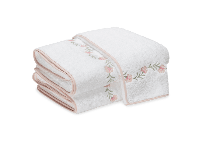 Photo of the Daphne | Hand Towel ensemble.