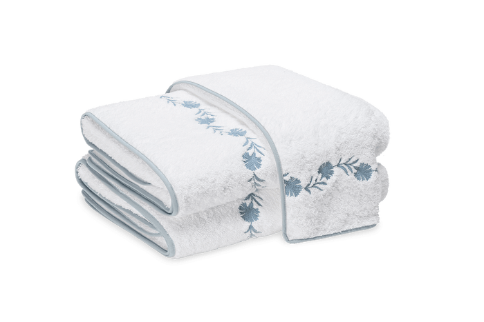 Photo of the Daphne | Bath Sheet ensemble.