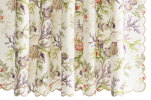 Photo of the Del Tesoro Linen Shower Curtain ensemble.