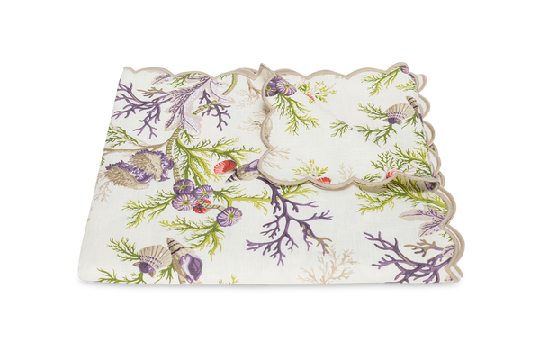 Photo of the Del Tesoro Linen | Table Cloth ensemble.