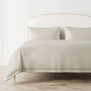 Photo of the Delphi | Duvet ensemble.