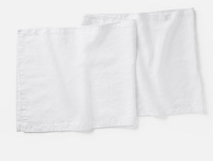 Photo of the Olivos Embroidered Linen | Table Runner ensemble.