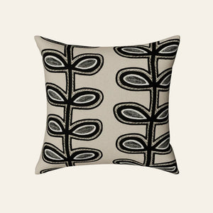 Photo of the Fellini | Pillow ensemble.