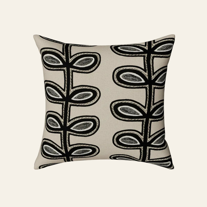 Photo of the Fellini | Pillow ensemble.