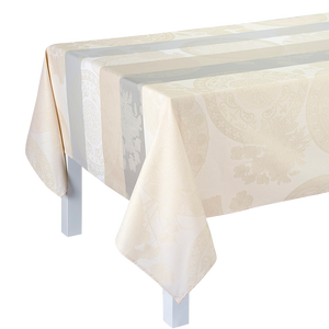 Photo of the Fleurs Gourmandes | Coated Tablecloth ensemble.