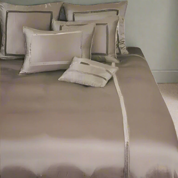 Photo of the Silk Velvet Duvet Covers ensemble.