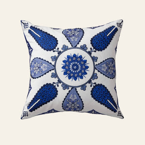 Photo of the Iznik | Pillow ensemble.