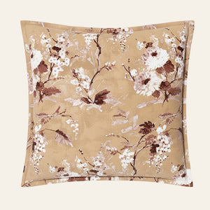 Photo of the MET x AG | Jardin Fleur Sham ensemble.