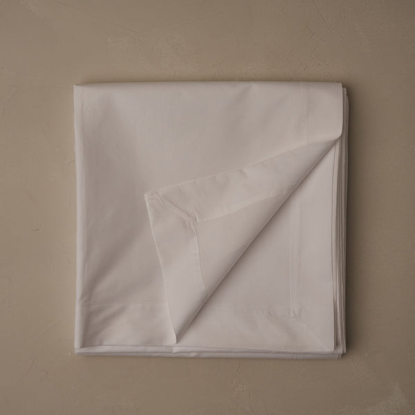 Photo of the Americano Percale | Flat Sheet ensemble.