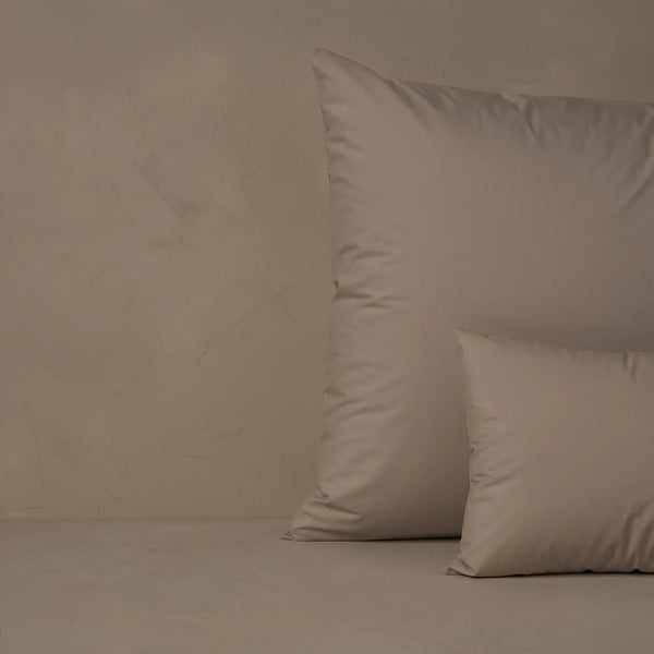 Photo of the Retiring Classic Percale | Decorative Case ensemble.