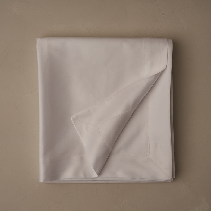 Photo of the Classic Sateen | Flat Sheet ensemble.