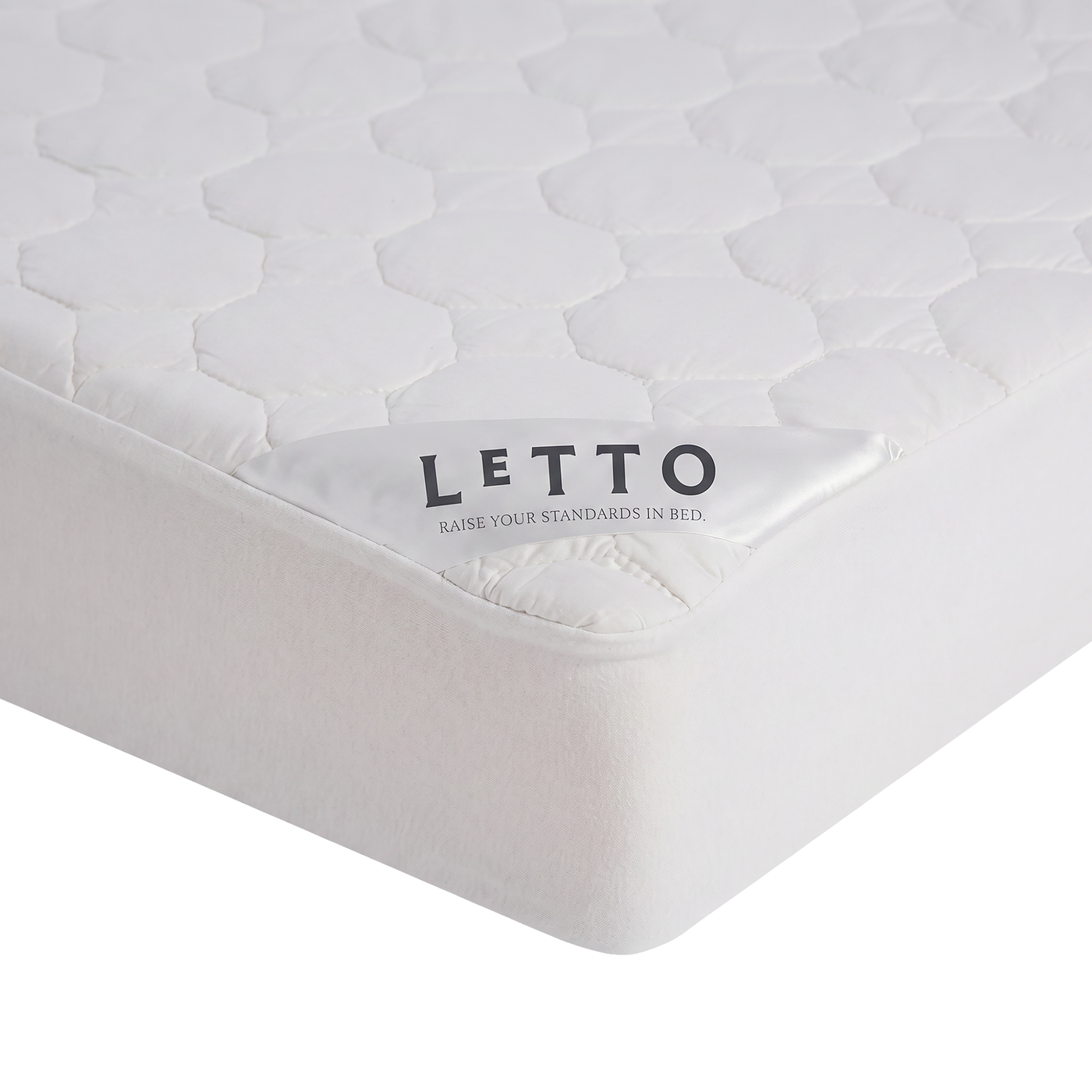 White mattress cover with 'Letto' branding on a white background