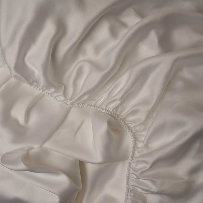 Photo of the Woodland Silk Sateen | Fitted Sheet ensemble.