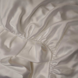 Photo of the Woodland Silk | Fitted Sheet ensemble.