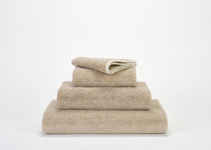 Photo of the Lino | Euro Hand Towel ensemble.