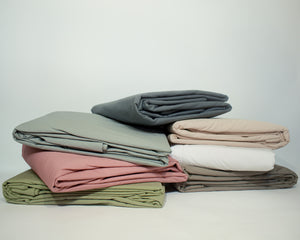 Photo of the Vintage Percale Bundled Sheet Set ensemble.