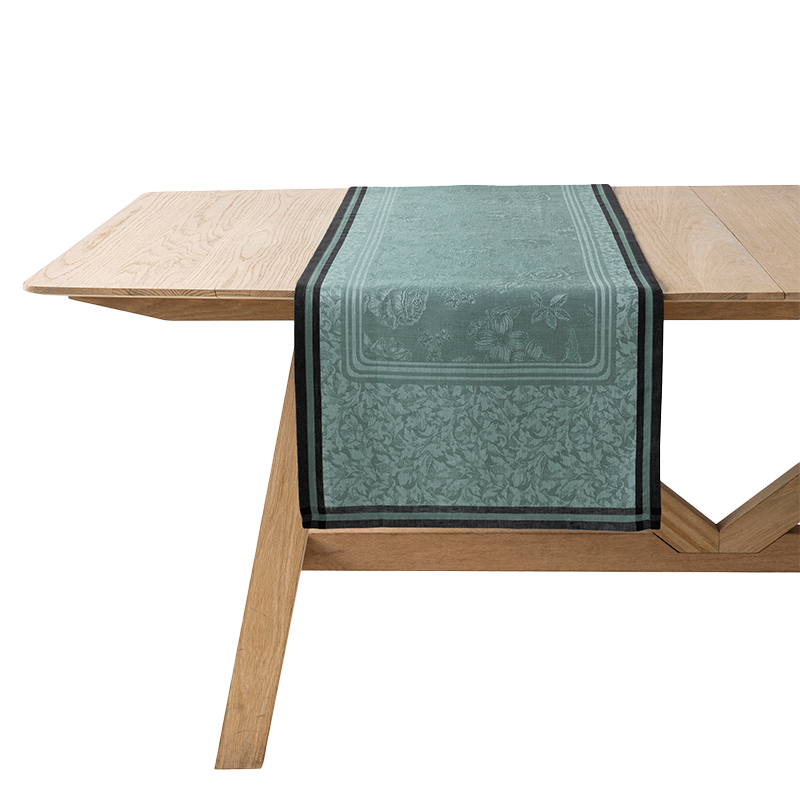 Romance | Table Runner