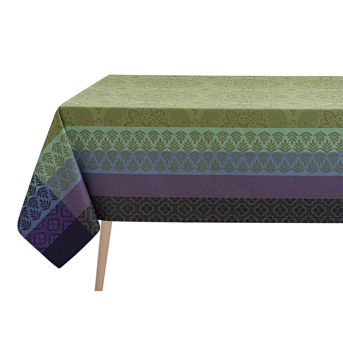 Photo of the Bastide | Coated Tablecloth ensemble.