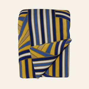Photo of the Lever Du Soleil | Throw ensemble.
