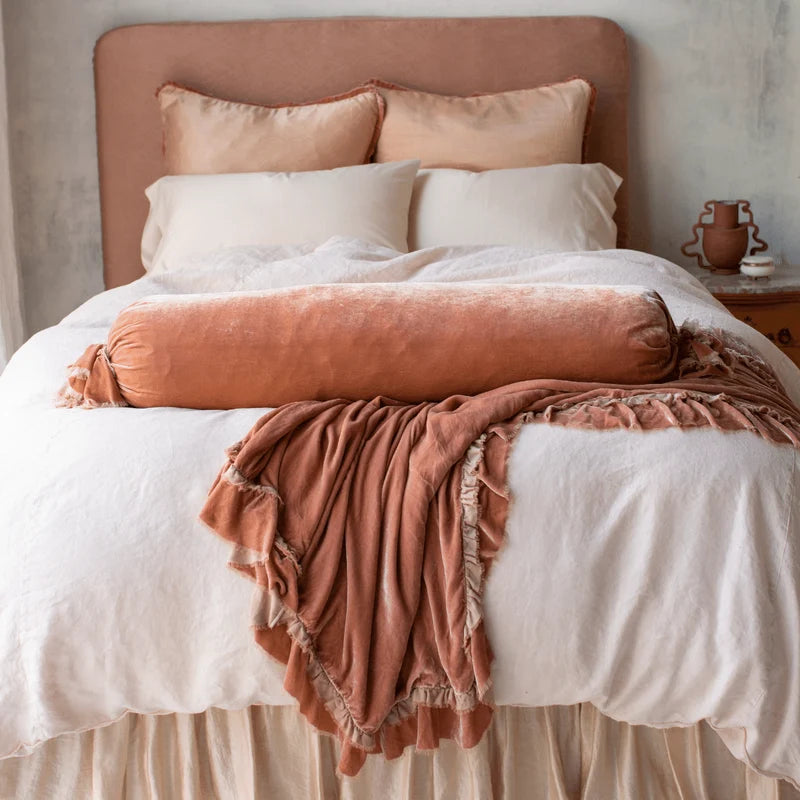 Loulah | Throw Pillow