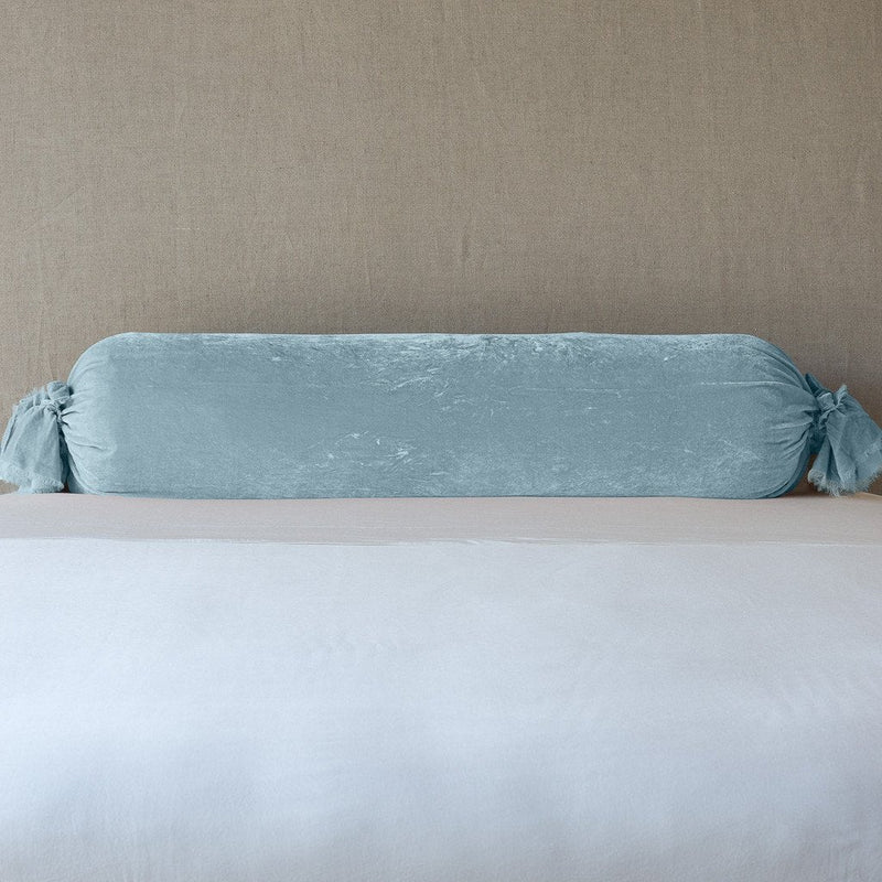 Loulah | Throw Pillow