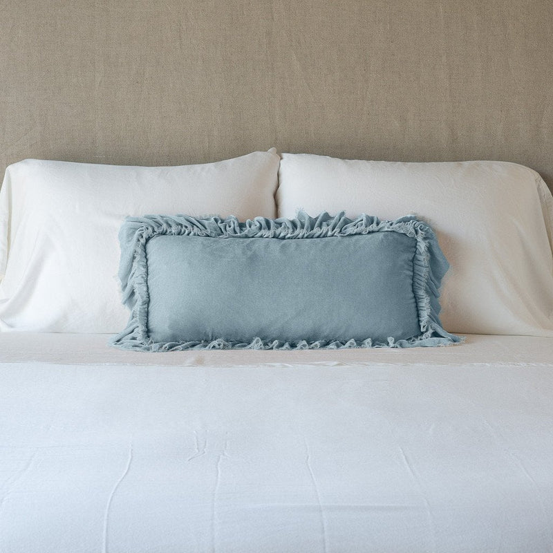 Loulah | Throw Pillow