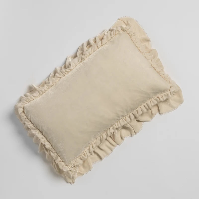 Loulah | Throw Pillow
