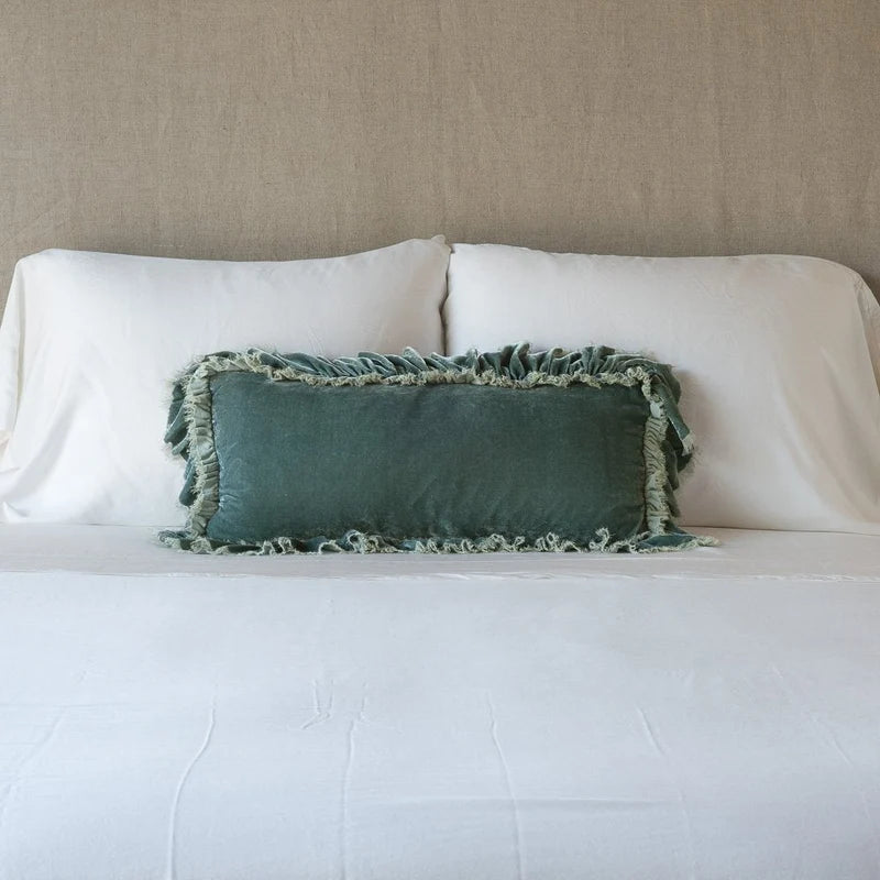Loulah | Throw Pillow
