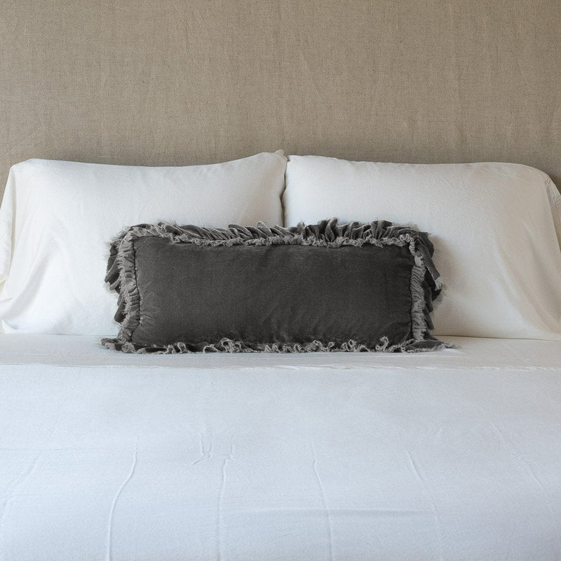 Loulah | Throw Pillow