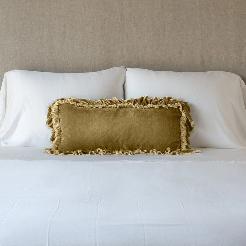 Loulah | Throw Pillow