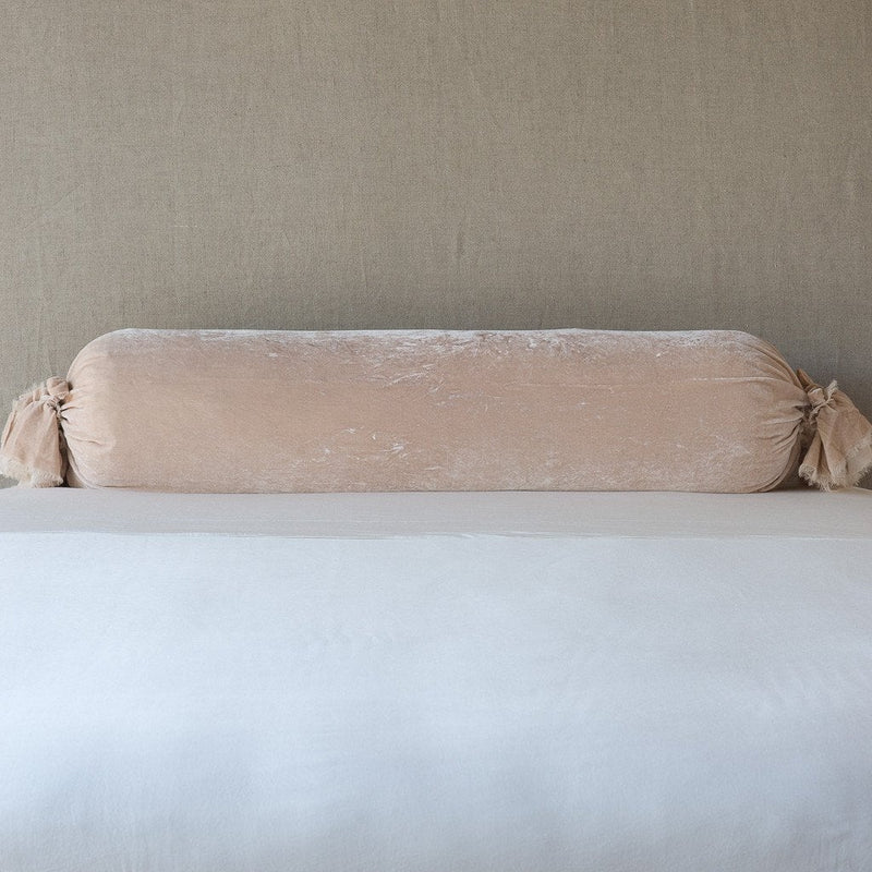 Loulah | Throw Pillow