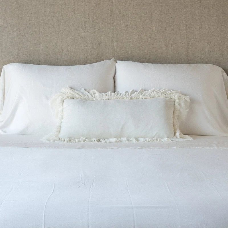 Loulah | Throw Pillow