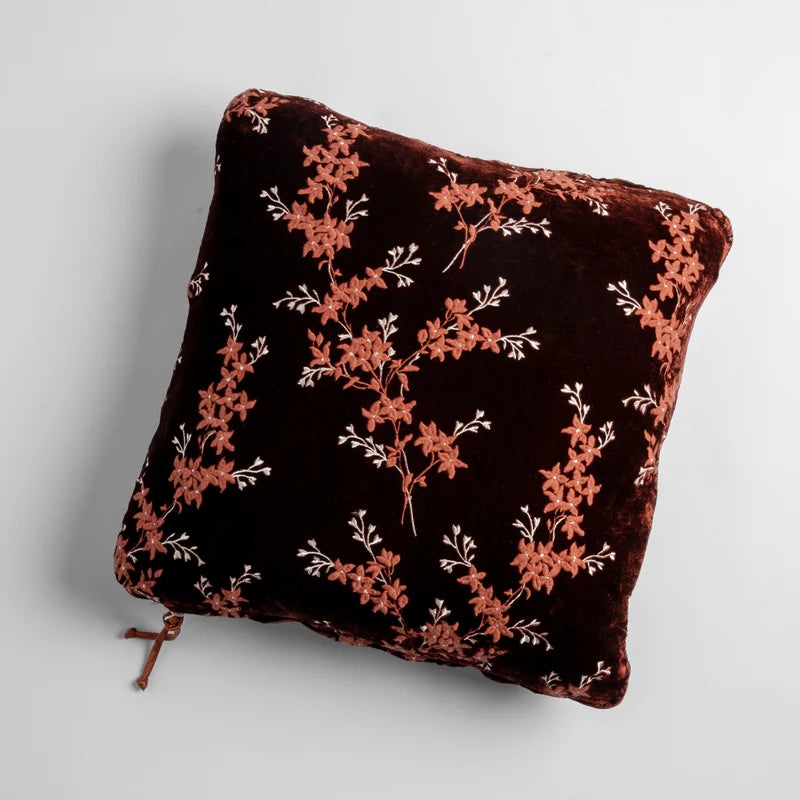 Lynette | Throw Pillow