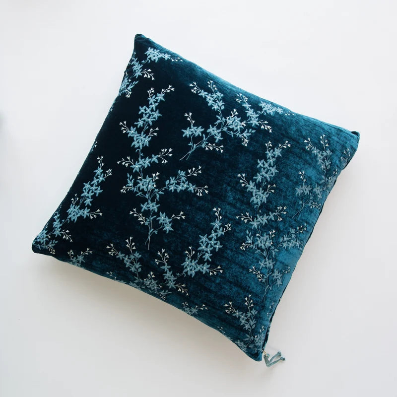 Lynette | Throw Pillow