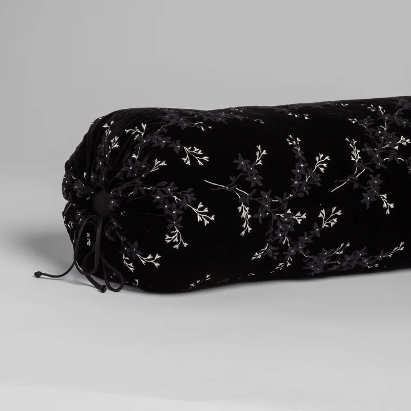 Lynette | Throw Pillow