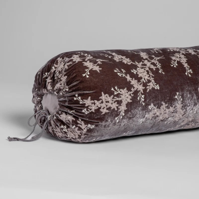 Lynette | Throw Pillow