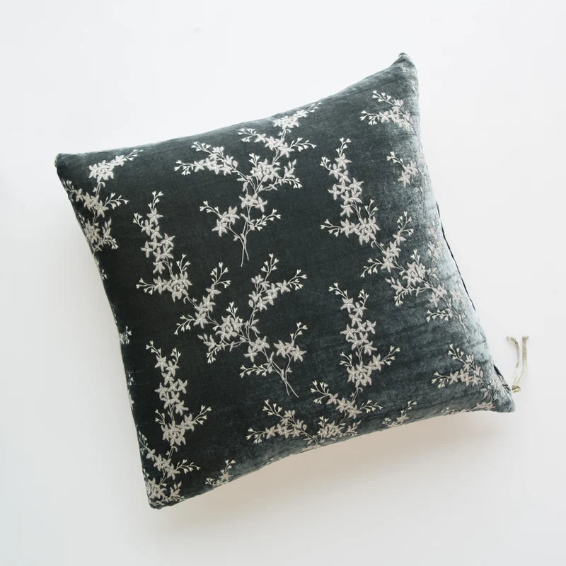 Lynette | Throw Pillow