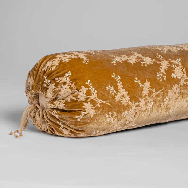 Lynette | Throw Pillow