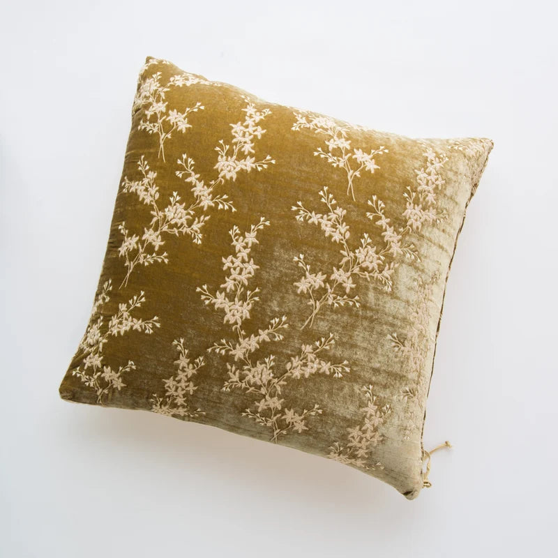 Lynette | Throw Pillow