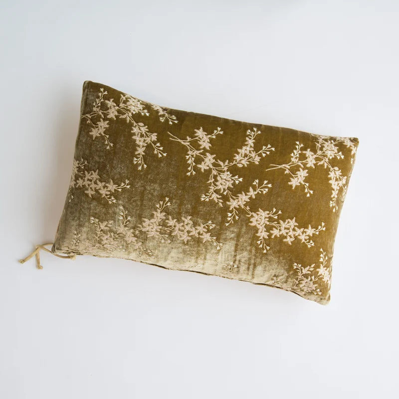 Lynette | Throw Pillow